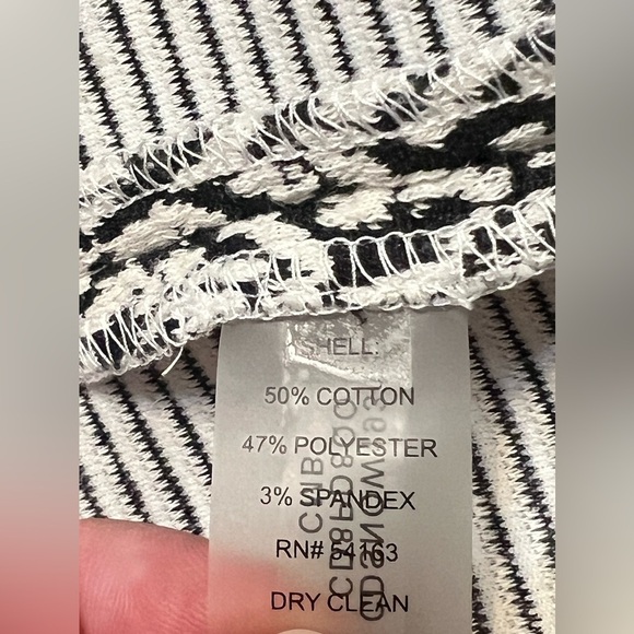 Calvin Klein Women’s size 8 Chic Black and White Patterned Dress gold zipper - Picture 9 of 10